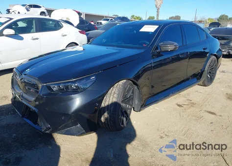 2026 BMW M5 z USA, uszkodzony, nr VIN WBS83FK03TCV38309